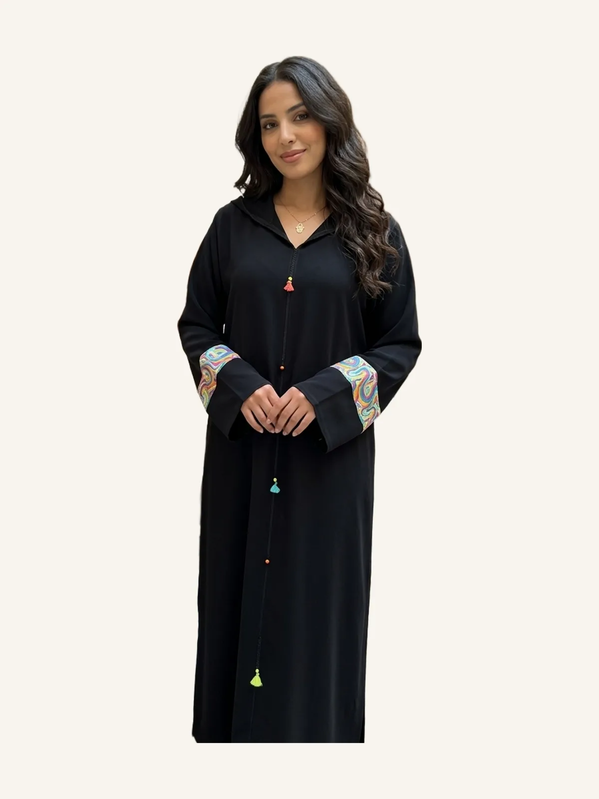 دجلابة سوداء مطرزة بالكريب